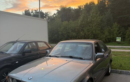 BMW 5 серия, 1988 год, 550 000 рублей, 3 фотография
