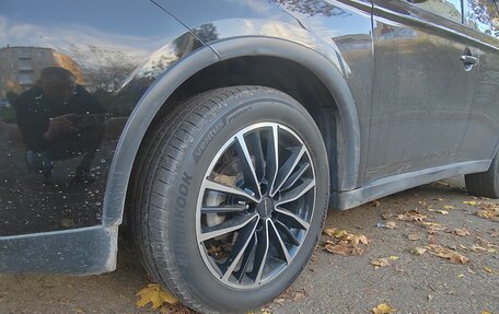 Mitsubishi Outlander III рестайлинг 3, 2014 год, 2 000 000 рублей, 11 фотография