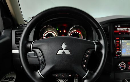 Mitsubishi Pajero IV, 2014 год, 2 299 000 рублей, 11 фотография
