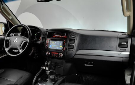 Mitsubishi Pajero IV, 2014 год, 2 299 000 рублей, 13 фотография
