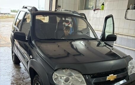 Chevrolet Niva I рестайлинг, 2012 год, 420 000 рублей, 1 фотография