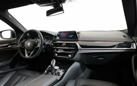 BMW 5 серия, 2018 год, 3 300 000 рублей, 14 фотография