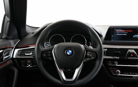 BMW 5 серия, 2018 год, 3 300 000 рублей, 19 фотография