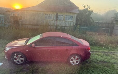Chevrolet Cruze II, 2010 год, 680 000 рублей, 2 фотография
