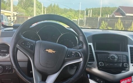 Chevrolet Cruze II, 2010 год, 680 000 рублей, 17 фотография