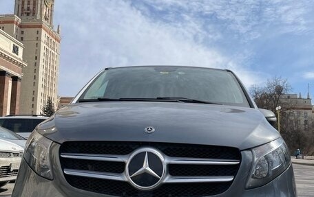 Mercedes-Benz V-Класс, 2019 год, 4 200 000 рублей, 3 фотография