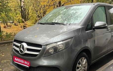 Mercedes-Benz V-Класс, 2019 год, 4 200 000 рублей, 2 фотография
