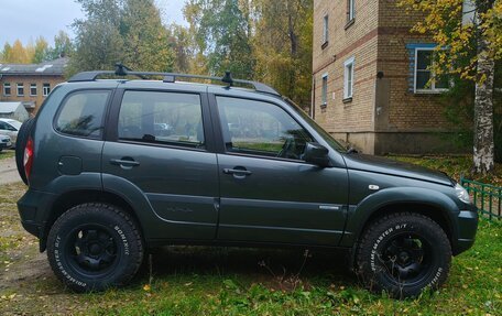 Chevrolet Niva I рестайлинг, 2013 год, 700 000 рублей, 3 фотография