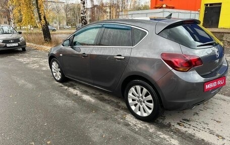 Opel Astra J, 2011 год, 777 777 рублей, 3 фотография