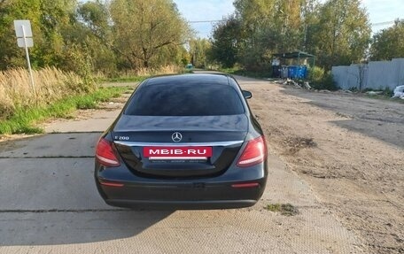 Mercedes-Benz E-Класс, 2019 год, 1 850 000 рублей, 4 фотография