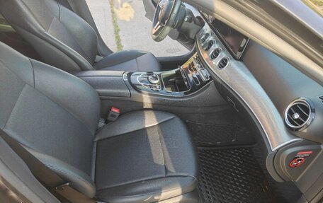 Mercedes-Benz E-Класс, 2019 год, 1 850 000 рублей, 6 фотография
