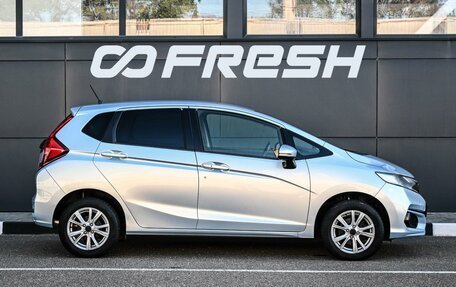 Honda Fit III, 2019 год, 1 124 000 рублей, 5 фотография