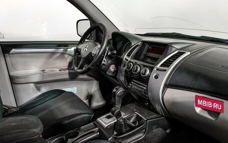 Mitsubishi Pajero Sport II рестайлинг, 2012 год, 1 369 000 рублей, 13 фотография