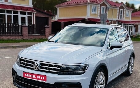 Volkswagen Tiguan II, 2019 год, 2 100 000 рублей, 3 фотография