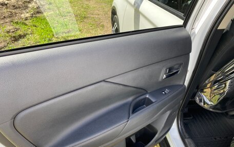 Mitsubishi Outlander III рестайлинг 3, 2015 год, 1 496 000 рублей, 3 фотография