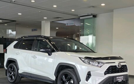 Toyota RAV4, 2020 год, 3 240 000 рублей, 4 фотография