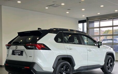 Toyota RAV4, 2020 год, 3 240 000 рублей, 7 фотография