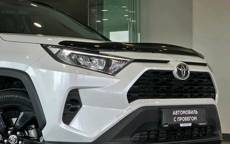 Toyota RAV4, 2020 год, 3 240 000 рублей, 8 фотография