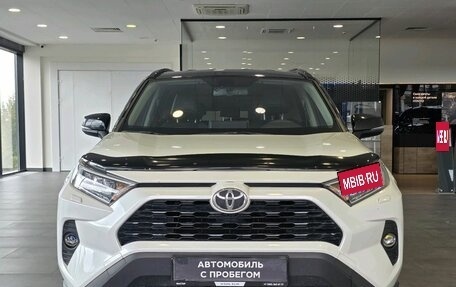 Toyota RAV4, 2020 год, 3 240 000 рублей, 3 фотография