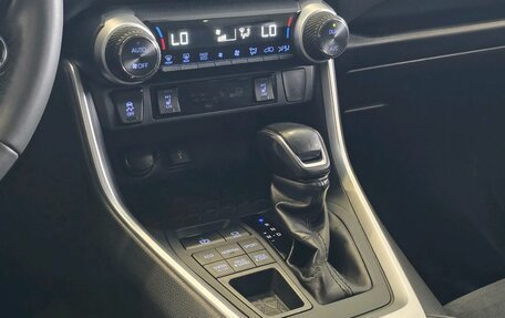 Toyota RAV4, 2020 год, 3 240 000 рублей, 18 фотография