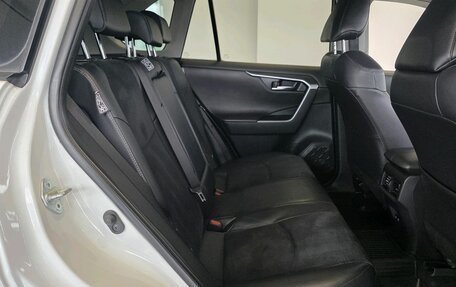 Toyota RAV4, 2020 год, 3 240 000 рублей, 13 фотография