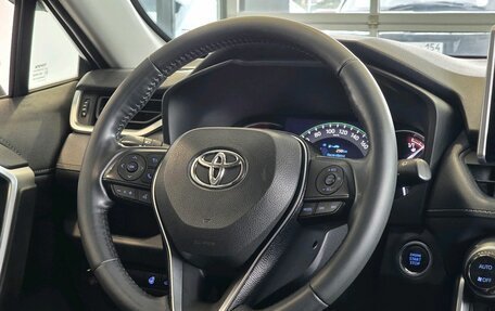 Toyota RAV4, 2020 год, 3 240 000 рублей, 22 фотография
