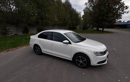 Volkswagen Jetta VI, 2013 год, 1 115 000 рублей, 4 фотография