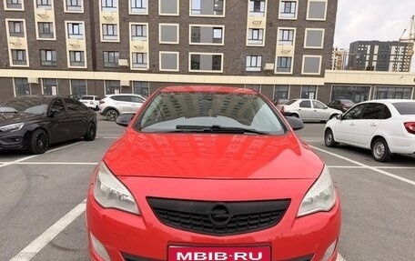 Opel Astra J, 2010 год, 600 000 рублей, 1 фотография