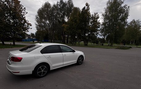 Volkswagen Jetta VI, 2013 год, 1 115 000 рублей, 21 фотография