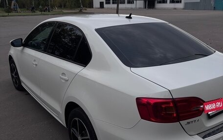 Volkswagen Jetta VI, 2013 год, 1 115 000 рублей, 22 фотография