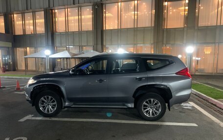 Mitsubishi Pajero Sport III рестайлинг, 2017 год, 3 300 000 рублей, 2 фотография
