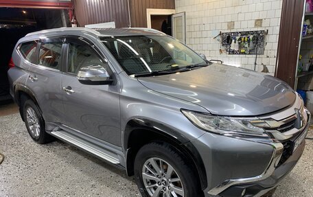 Mitsubishi Pajero Sport III рестайлинг, 2017 год, 3 300 000 рублей, 14 фотография