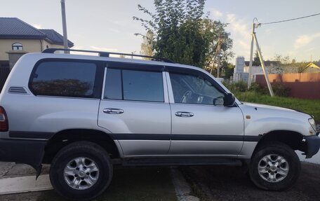 Toyota Land Cruiser 100 рестайлинг 2, 2005 год, 1 500 000 рублей, 3 фотография