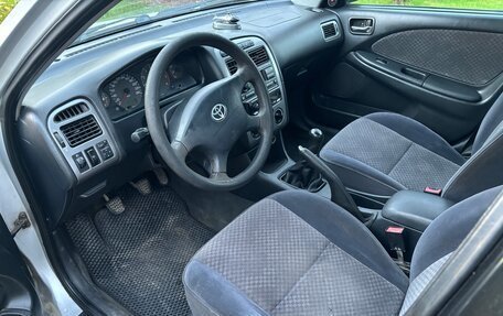 Toyota Avensis III рестайлинг, 2001 год, 320 000 рублей, 5 фотография
