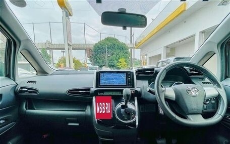 Toyota Wish II, 2016 год, 1 420 000 рублей, 21 фотография