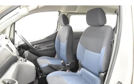 Nissan NV200, 2012 год, 1 100 000 рублей, 11 фотография