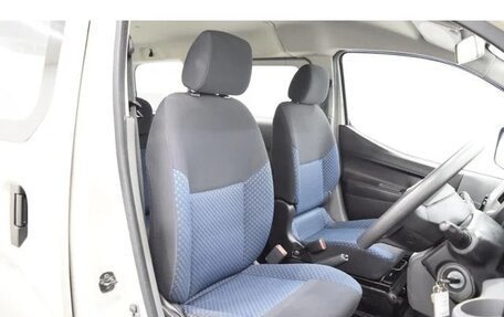 Nissan NV200, 2012 год, 1 100 000 рублей, 10 фотография