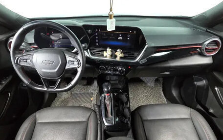 Chevrolet Trax, 2023 год, 1 300 000 рублей, 8 фотография