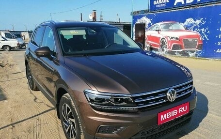 Volkswagen Tiguan II, 2019 год, 3 050 000 рублей, 1 фотография