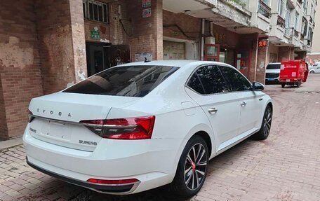 Skoda Superb III рестайлинг, 2023 год, 2 150 325 рублей, 5 фотография