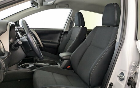 Toyota RAV4, 2018 год, 2 350 000 рублей, 21 фотография