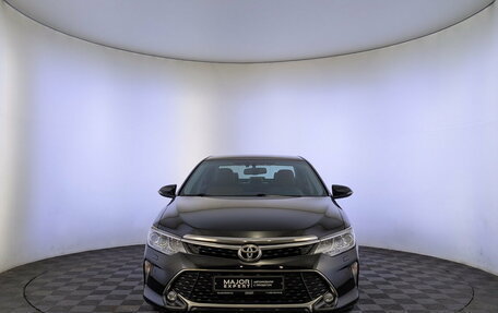 Toyota Camry, 2017 год, 2 125 000 рублей, 2 фотография