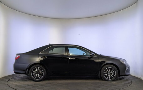 Toyota Camry, 2017 год, 2 125 000 рублей, 4 фотография