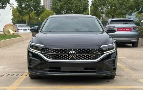 Volkswagen Passat B8 рестайлинг, 2022 год, 2 018 000 рублей, 2 фотография