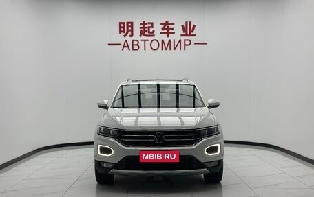 Volkswagen T-Roc I, 2022 год, 1 884 000 рублей, 1 фотография