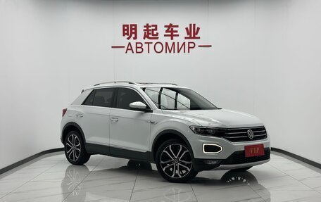 Volkswagen T-Roc I, 2022 год, 1 884 000 рублей, 2 фотография