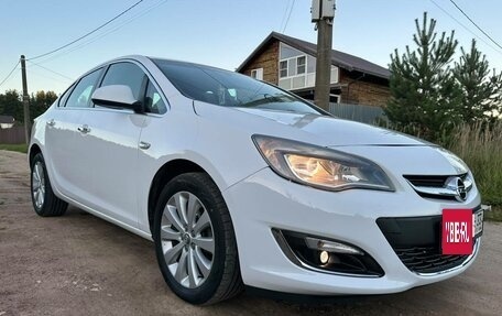 Opel Astra J, 2013 год, 860 000 рублей, 2 фотография