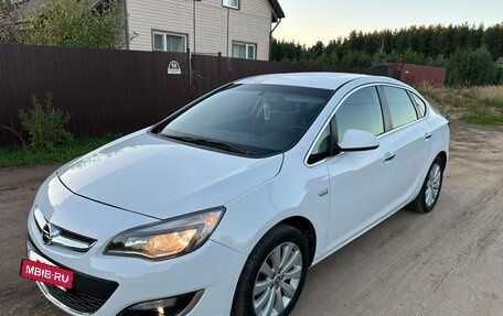Opel Astra J, 2013 год, 860 000 рублей, 8 фотография