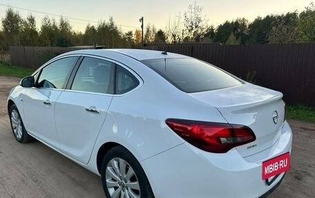 Opel Astra J, 2013 год, 860 000 рублей, 6 фотография