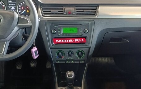 Skoda Rapid I, 2015 год, 950 000 рублей, 24 фотография
